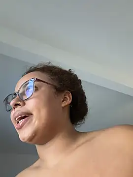 Snapshot of AlesiaCooper chatting on May 2026 11:10:01 PM AlesiaCooper online show from May 2026 11:10:01 PM