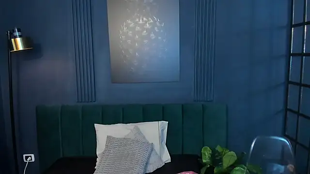 roxy hell online show from January 2026 12:20:01 PM