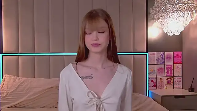 BellaSecrett online show from March 2025 02:33:02 PM