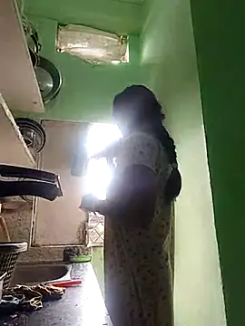 Hotty-Nidhi online show from November 2025 04:56:01 AM