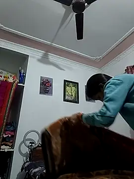 Hotty-Nidhi online show from February 2026 04:39:01 AM