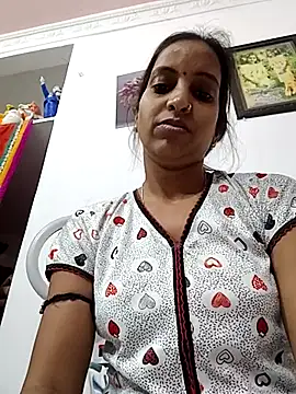 Hotty-Nidhi online show from February 2026 01:38:01 AM