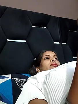 Snapshot of Hotty-Nidhi chatting on June 2026 04:51:02 PM Hotty-Nidhi online show from June 2026 04:51:02 PM