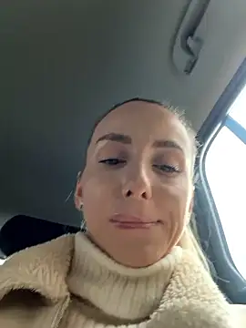 AlexisWhit online show from December 2025 08:34:01 AM