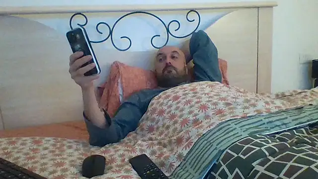 Snapshot of maxxxio12 chatting on March 2025 10:13:02 PM maxxxio12 online show from March 2025 10:13:02 PM