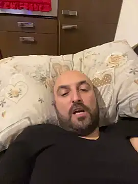 Snapshot of maxxxio12 chatting on March 2025 06:52:01 PM maxxxio12 online show from March 2025 06:52:01 PM