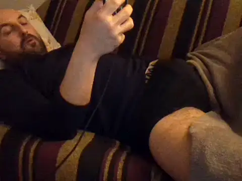 Snapshot of maxxxio12 chatting on March 2025 07:06:02 PM maxxxio12 online show from March 2025 07:06:02 PM