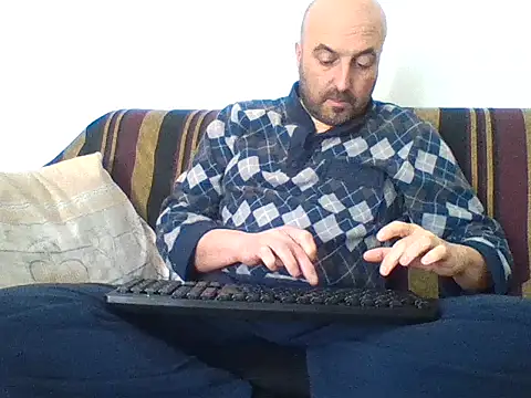 Snapshot of maxxxio12 chatting on March 2025 09:52:02 AM maxxxio12 online show from March 2025 09:52:02 AM