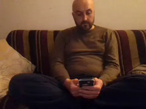 Snapshot of maxxxio12 chatting on March 2025 05:17:02 PM maxxxio12 online show from March 2025 05:17:02 PM