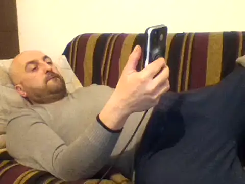 Snapshot of maxxxio12 chatting on March 2025 10:39:02 PM maxxxio12 online show from March 2025 10:39:02 PM