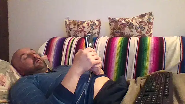 Snapshot of maxxxio12 chatting on March 2026 08:23:02 PM maxxxio12 online show from March 2026 08:23:02 PM