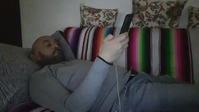 Snapshot of maxxxio12 chatting on April 2026 04:48:01 PM maxxxio12 online show from April 2026 04:48:01 PM