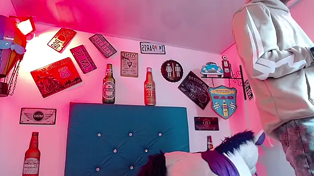 lili roussi online show from November 2025 12:55:02 AM