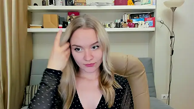 Kara Smith  online show from December 2024 01:03:01 AM