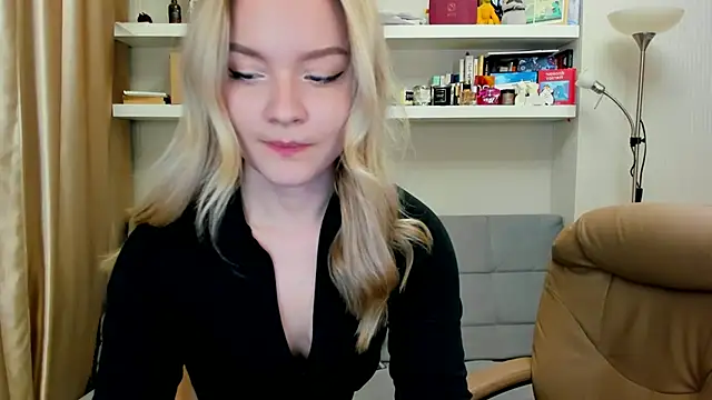 Kara Smith  online show from December 2024 01:24:02 AM