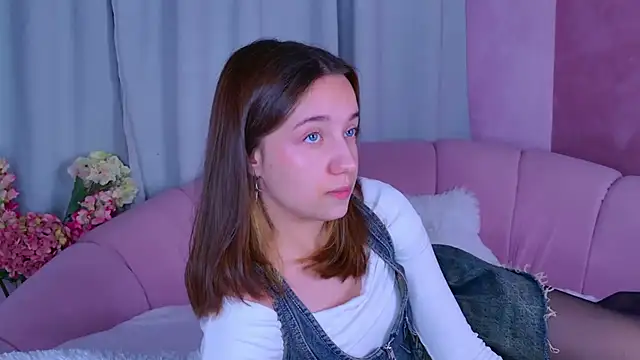 Gia Riccardo online show from September 2025 03:55:02 PM