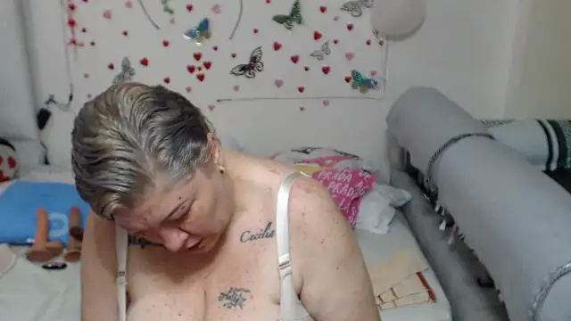 Snapshot of Olgahunder chatting on February 2026 02:54:02 PM Olgahunder online show from February 2026 02:54:02 PM