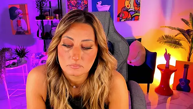 SarahAlluring online show from September 2025 12:06:01 PM