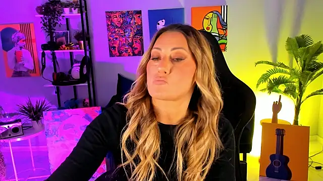 SarahAlluring online show from October 2025 12:38:01 PM