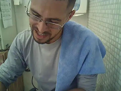 Snapshot of pdasgyn chatting on September 2025 01:55:02 PM pdasgyn online show from September 2025 01:55:02 PM