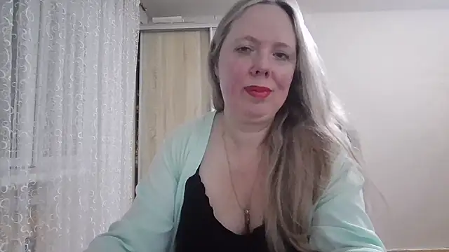 Snapshot of Irina3718 chatting on March 2025 04:45:01 PM Irina3718 online show from March 2025 04:45:01 PM