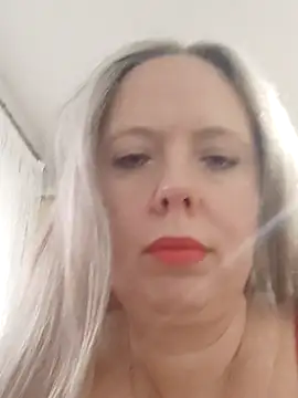 Snapshot of Irina3718 chatting on October 2025 01:17:02 PM Irina3718 online show from October 2025 01:17:02 PM