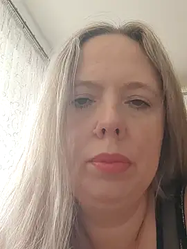 Snapshot of Irina3718 chatting on October 2025 09:31:01 AM Irina3718 online show from October 2025 09:31:01 AM
