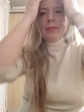 Irina3718 online show from November 2025 04:19:02 PM