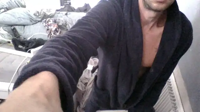 Snapshot of Nick-Ox chatting on April 2026 11:47:02 AM Nick-Ox online show from April 2026 11:47:02 AM