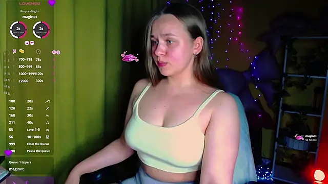 Snapshot of Lilysweet13 chatting on June 2026 10:08:01 PM Lilysweet13 online show from June 2026 10:08:01 PM