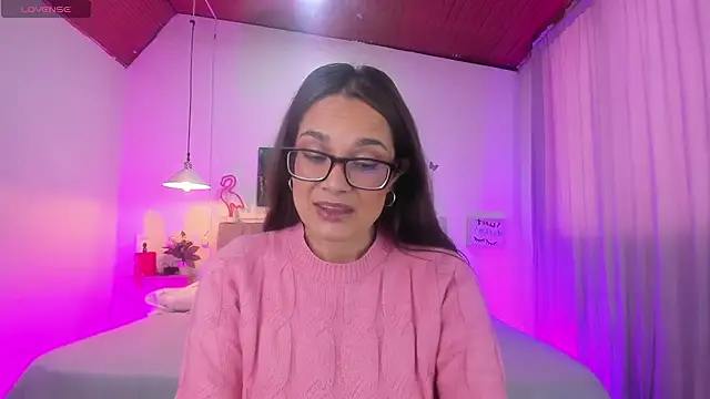 Snapshot of Rose_Thompson1 chatting on April 2026 01:35:01 PM Rose Thompson1 online show from April 2026 01:35:01 PM