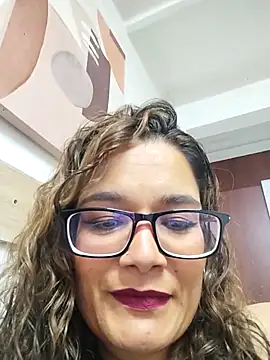 Snapshot of Rose_Thompson1 chatting on May 2026 02:45:01 PM Rose Thompson1 online show from May 2026 02:45:01 PM