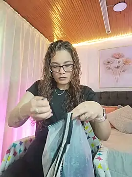 Snapshot of Rose_Thompson1 chatting on May 2026 01:42:02 PM Rose Thompson1 online show from May 2026 01:42:02 PM