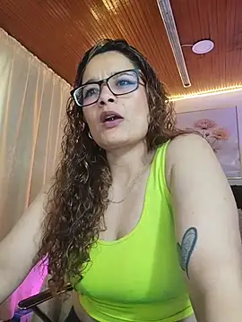 Snapshot of Rose_Thompson1 chatting on June 2026 01:35:01 PM Rose Thompson1 online show from June 2026 01:35:01 PM