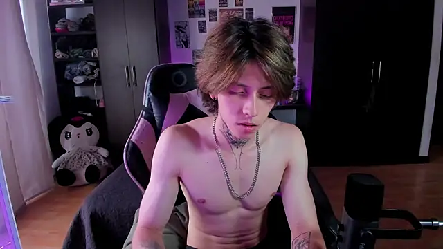 xIce Boy online show from April 2026 09:46:01 PM