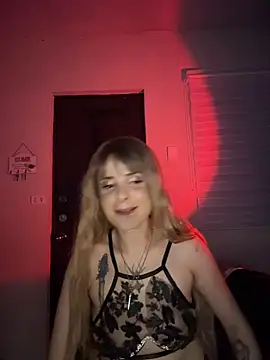 Snapshot of LoganPeny chatting on May 2026 08:31:01 AM LoganPeny online show from May 2026 08:31:01 AM