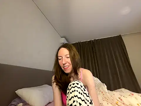 Aliniasky online show from November 2025 09:57:02 PM