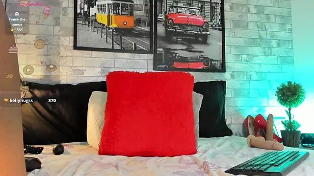 Kendallross28 online show from April 2026 04:15:02 AM