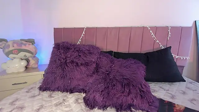 Snapshot of kitty-kryss chatting on January 2026 05:17:01 PM kitty-kryss online show from January 2026 05:17:01 PM