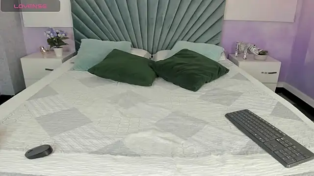 JulietSofia online show from September 2025 03:51:01 AM