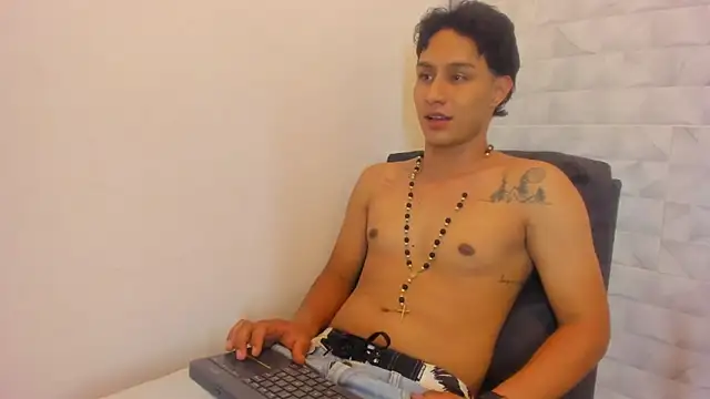 Snapshot of Stone_grey1_ chatting on March 2025 02:36:02 AM Stone grey1 online show from March 2025 02:36:02 AM