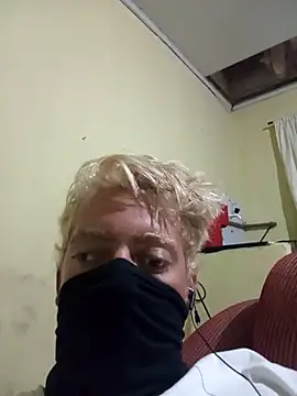 Snapshot of andredomal chatting on March 2026 12:49:02 AM andredomal online show from March 2026 12:49:02 AM