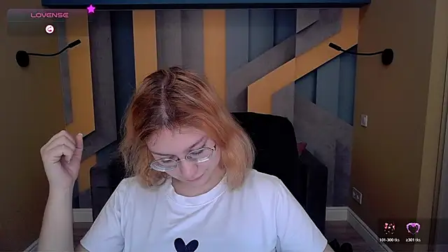 AngelinaLow online show from January 2026 12:32:01 PM