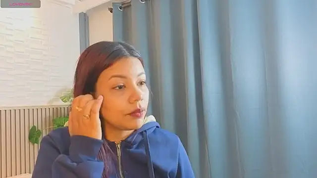 TiffanyWalk online show from April 2026 12:22:01 PM