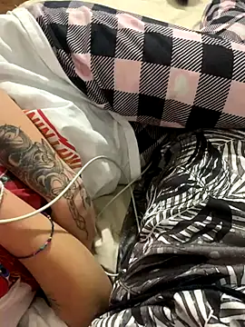 LexieB online show from November 2025 04:50:01 PM