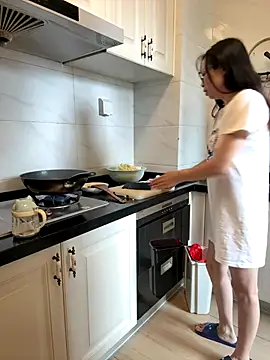 aa520uv online show from October 2025 03:51:02 AM