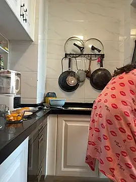 aa520uv online show from April 2026 02:20:01 AM