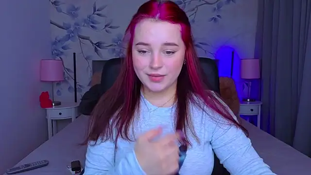 Cute kitty- online show from November 2025 08:41:02 PM