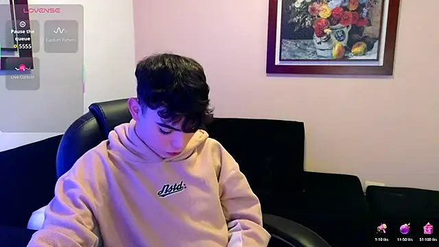 lukeboyce33 online show from October 2025 12:29:01 AM