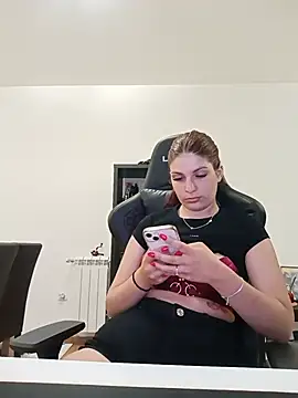 MeCherryy online show from June 2026 06:36:02 PM